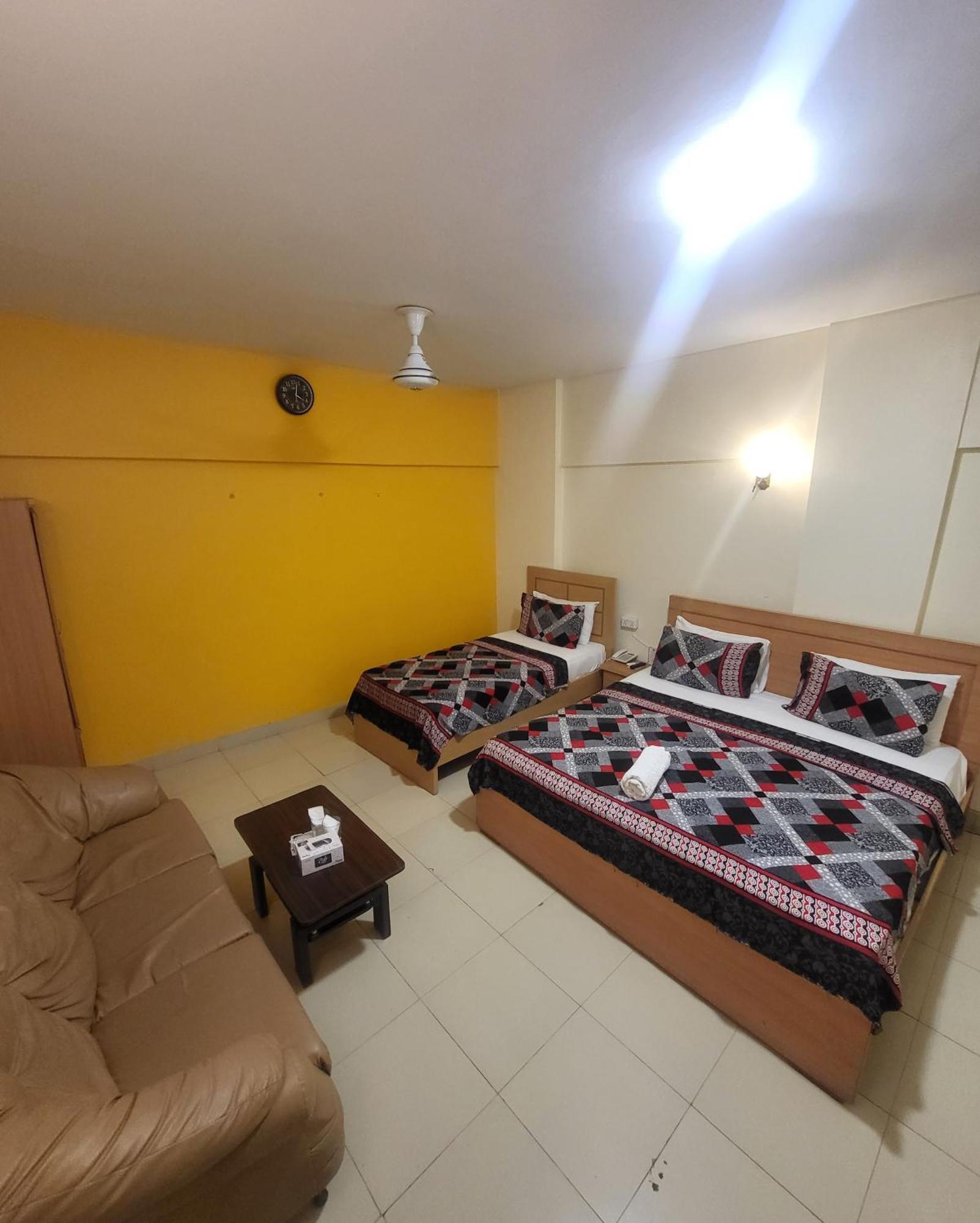 Hotel Rooms Dha Karachi Eksteriør billede